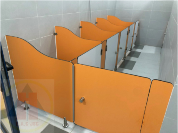 VÁCH NGĂN VỆ SINH MẦM NON 